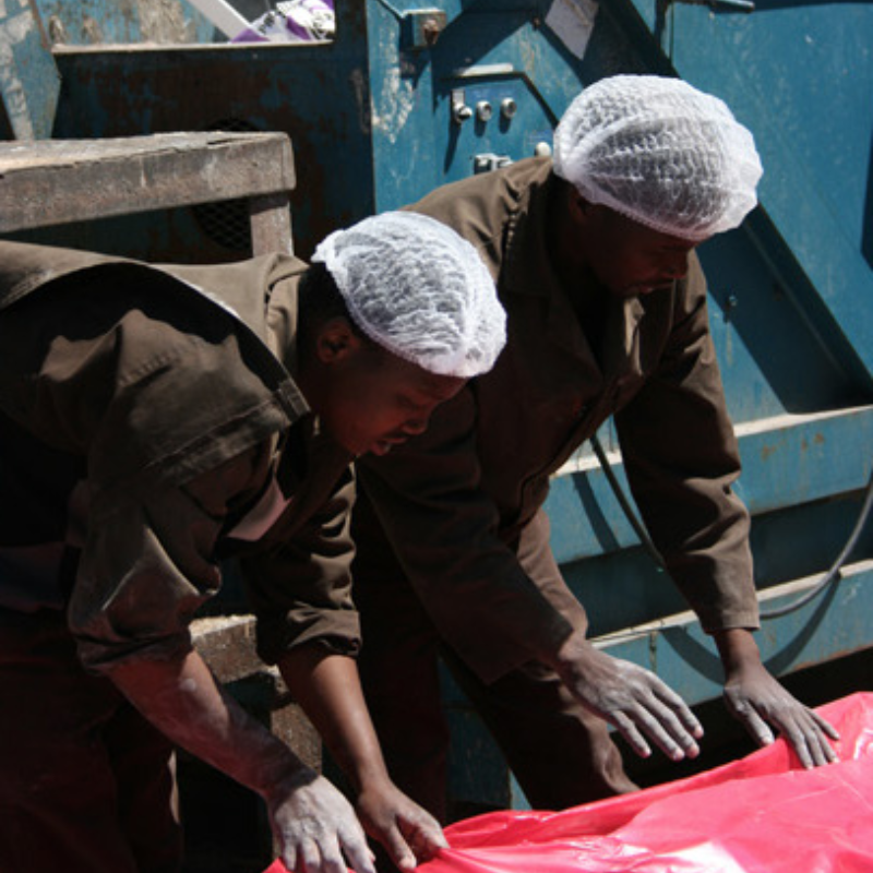 Ri Africa - Staff, Waste Clean-Up